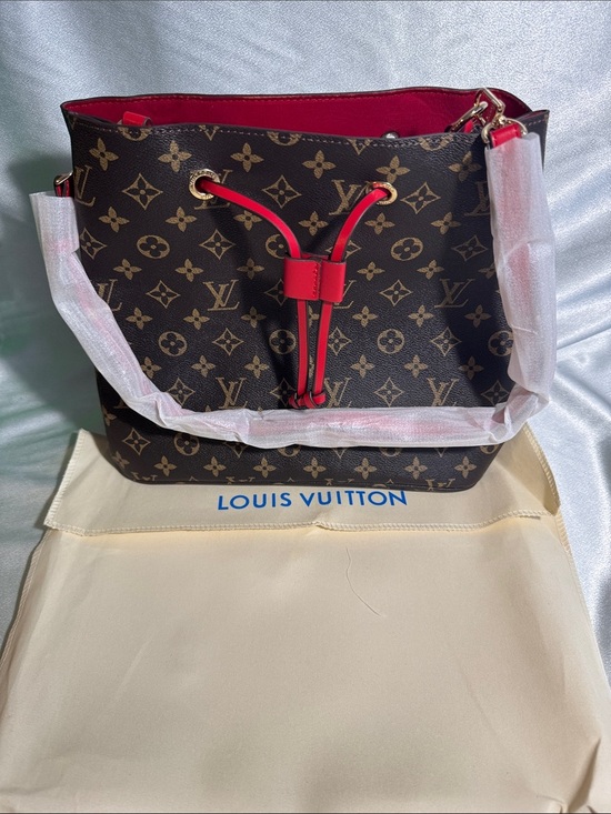 Handbags - Louis Vuitton NéoNoé MM bucket bag in Monogram canvas with red🔥New!